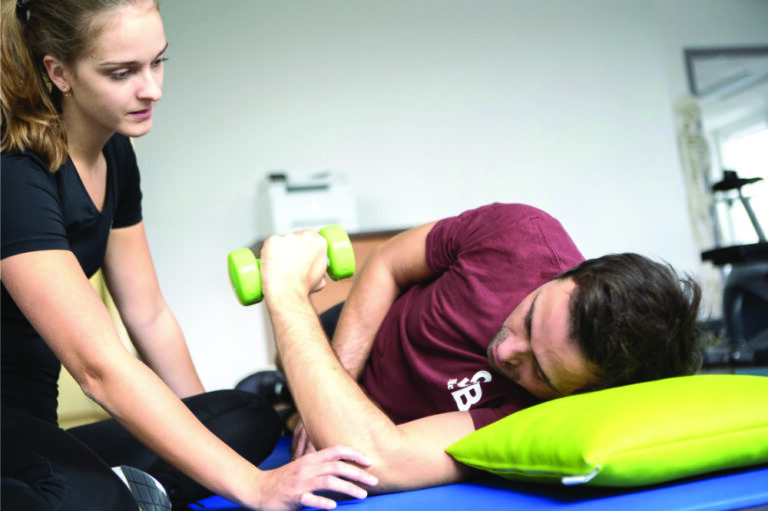 Praxis Weitsprung Schulter 1 768x511